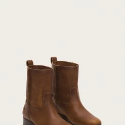 The Frye Company Cara Short