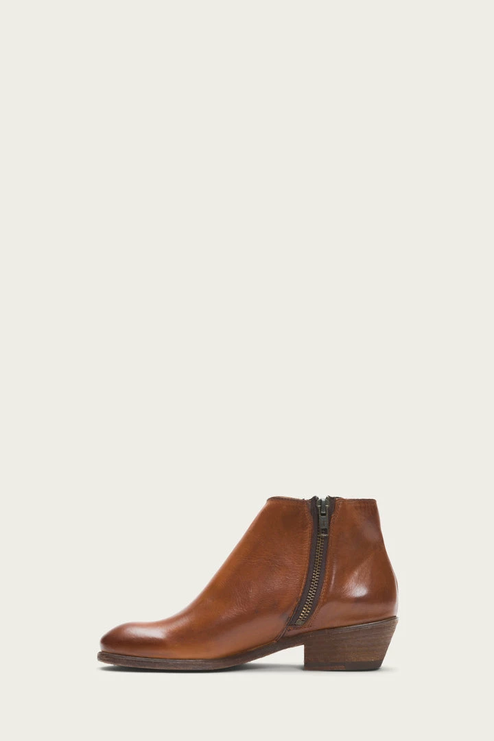 The Frye Company Carson Belted Bootie SHOES 6 The Frye Company Carson Belted Bootie SHOES