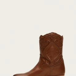 The Frye Company Women Holly Brogue Short