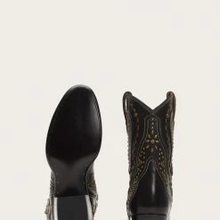 The Frye Company Women Kelsea Stud Short