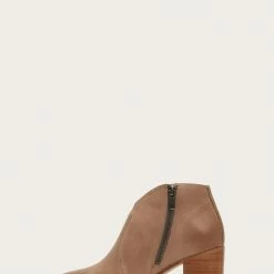 The Frye Company Nora Zip Short