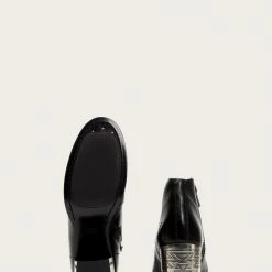 The Frye Company Nora Omaha Short Women