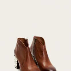 The Frye Company Women Nora Omaha Short