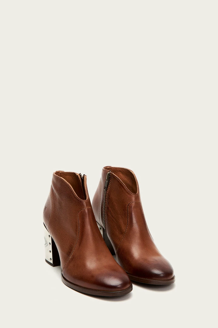 The Frye Company Women Nora Omaha Short 4 The Frye Company Women Nora Omaha Short