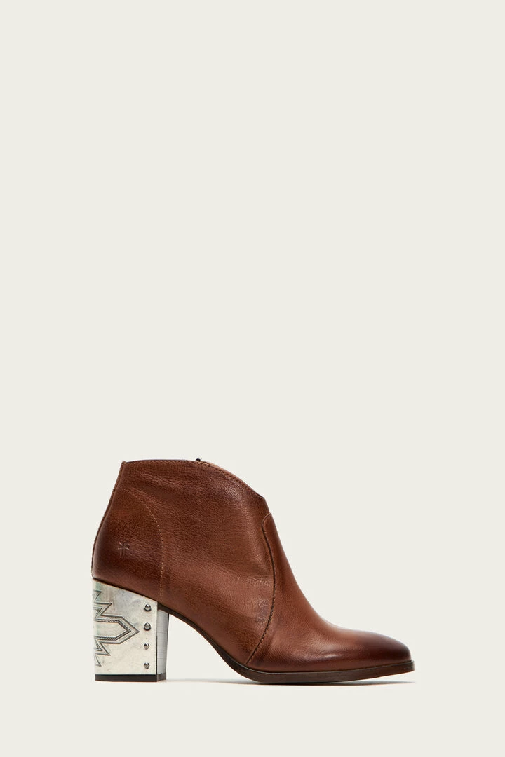 The Frye Company Women Nora Omaha Short 3 The Frye Company Women Nora Omaha Short