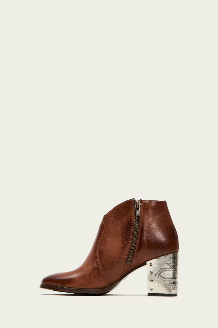 The Frye Company Women Nora Omaha Short 5 The Frye Company Women Nora Omaha Short