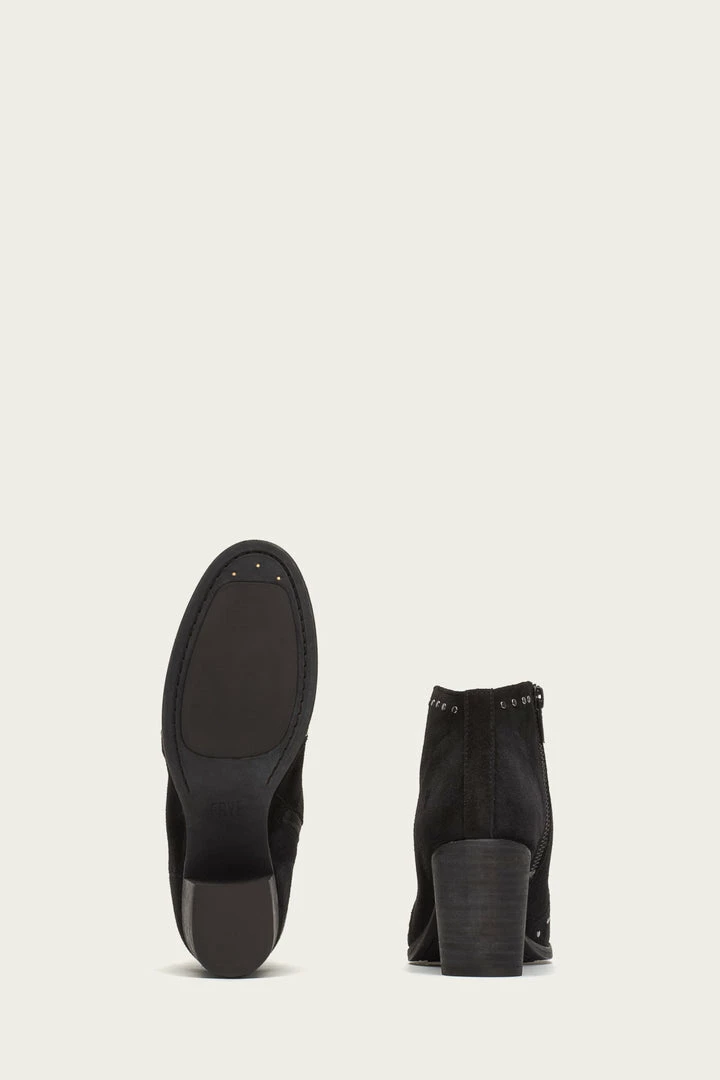 The Frye Company Nora Stud Zip Short Women 6 The Frye Company Nora Stud Zip Short Women