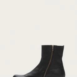 The Frye Company Men Bennett Inside Zip